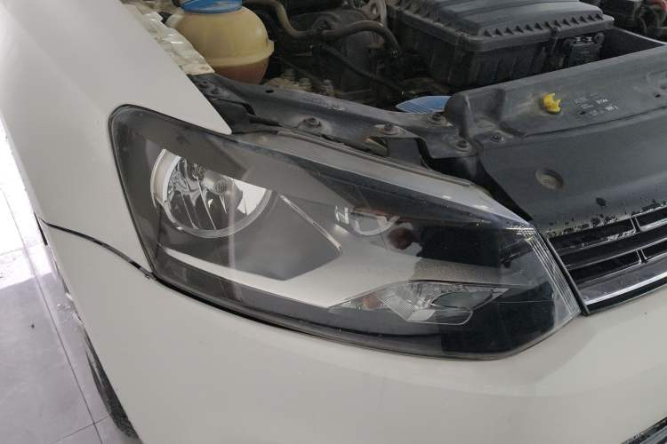 Used Volkswagen Polo 2014 1.4L Manual Fashion Edition Right Front Headlight