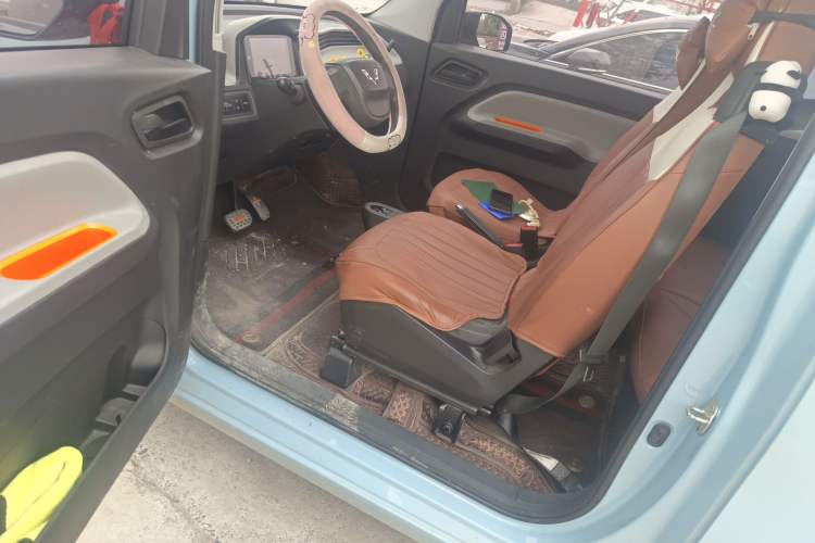 Used Wuling Hongguang MINIEV 2020 Enjoyment Model Lithium Iron Phosphate Driver Seat
