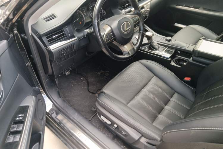 Used Lexus ES 2016 200 Midnight Special Limited Edition Driver Seat