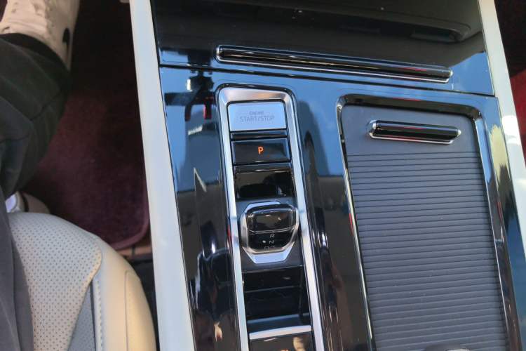 Used Volkswagen Viloran 2023 380TSI Prestige Edition Gear Lever