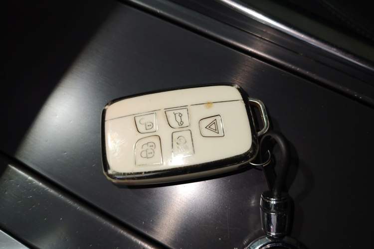 Used Land Rover Range Sport 2017 3.0 SC V6 SE Vehicle Key