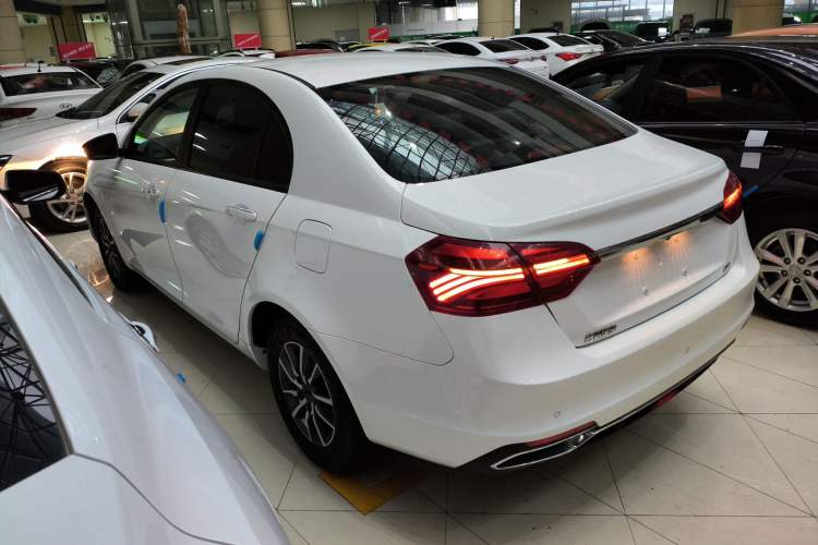 Used Geely Auto Emgrand 2019 Leading Edition 1.5L Manual Luxury Model China VI Standard
