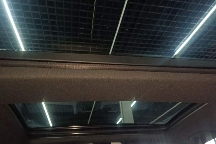 Used Mercedes-Benz GLK-Class 2014 GLK 200 Standard Model Headliner