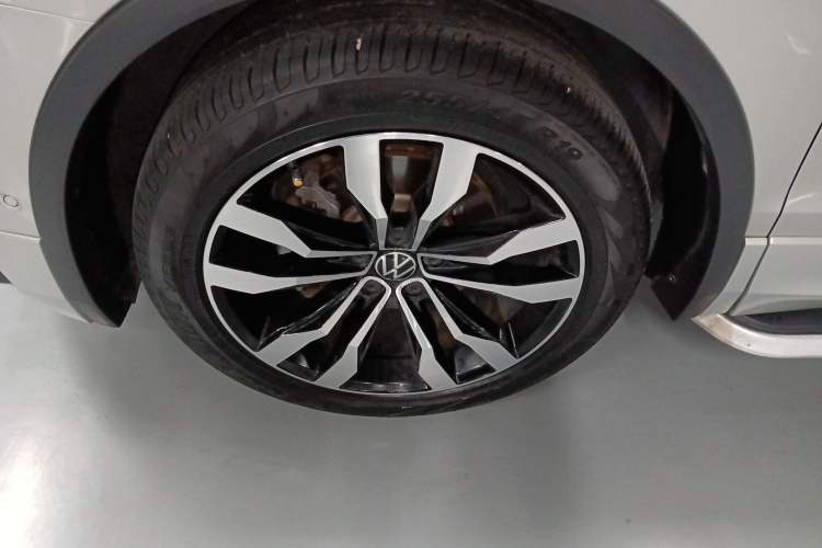 Used Volkswagen Tiguan L 2021 330TSI Automatic Two-Wheel Drive R-Line Enhanced Edition