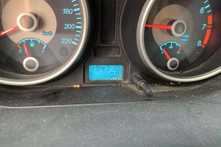 Used Buick Excelle 2011 1.6LX-AT Odometer Close Up