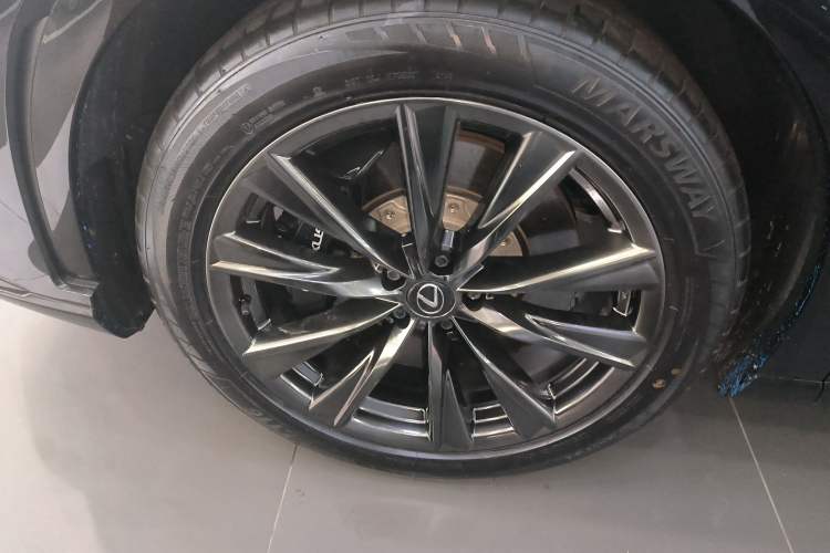 Used Lexus RX 2023 500h Four-Wheel Drive F SPORT Performance Left Front Wheel Hub