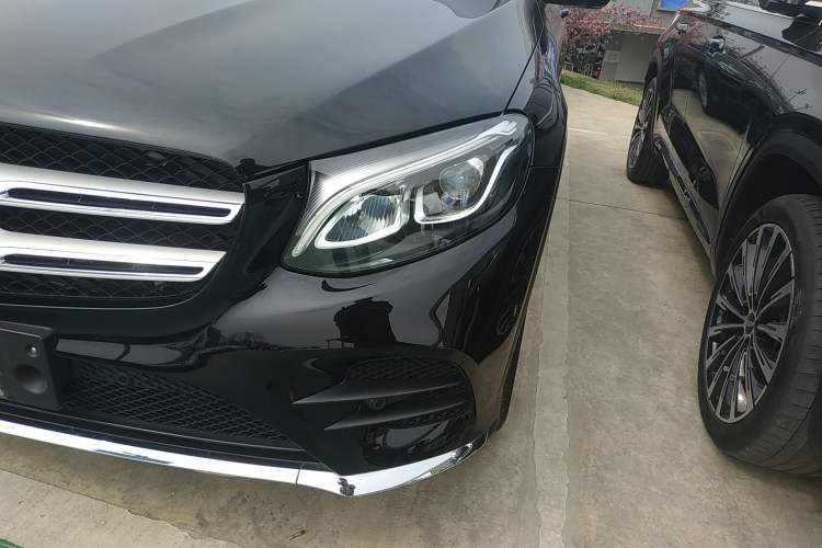 Used Mercedes-Benz GLC 2018 Facelift GLC 260 4MATIC Luxury Edition
