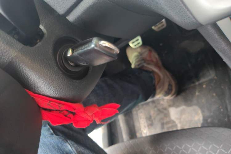 Used Volkswagen Polo 2014 1.6L Cross Polo Manual Vehicle Key