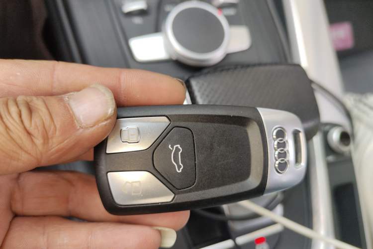 Used Audi A4L 2018 30th Anniversary Edition 40 TFSI Fashion Model Vehicle Key