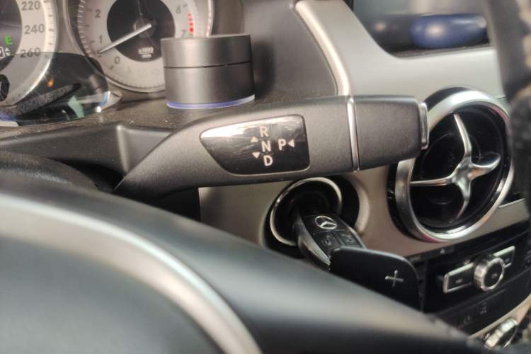 Used Mercedes-Benz GLK-Class 2013 GLK 300 4MATIC Fashion Model Gear Lever