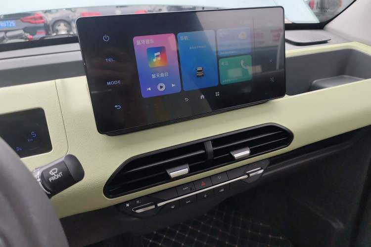 Used Geely Galaxy Panda 2023 Panda Mini 200km Endurance Bear
