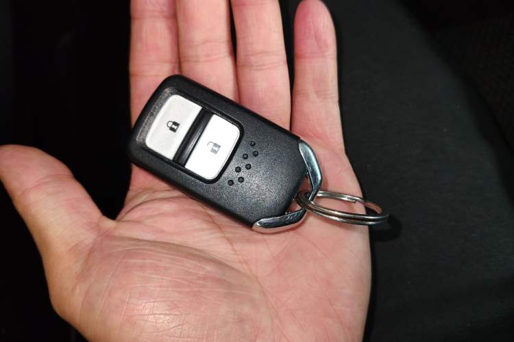 Used Honda Jade 2017 1.8L automatic Comfort version 5 seats
