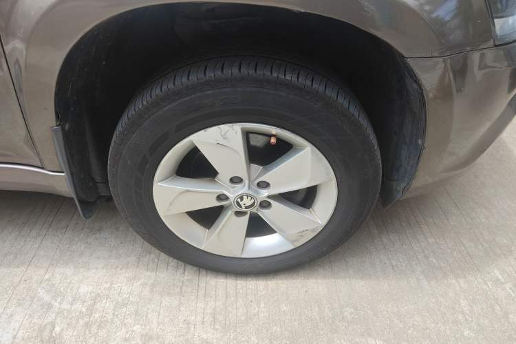 Used Skoda Yeti 2016 1.4TSI DSG Advanced Edition Right Front Wheel Hub