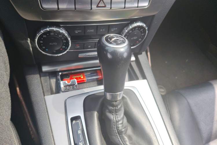 Used Mercedes-Benz C-Class 2011 C 200 Fashion Travel Edition