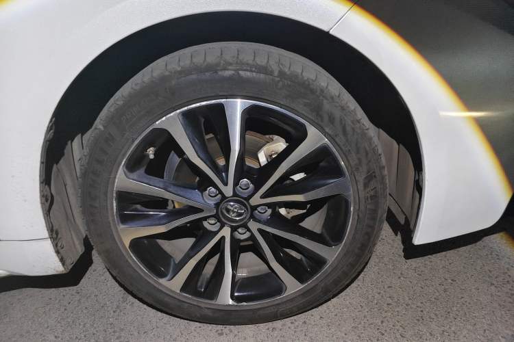 Used Toyota Levin 2021 185T CVT Sport Edition Right Front Wheel Hub