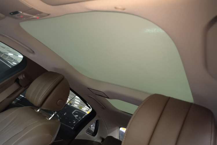 Used Mercedes-Benz E-Class 2021 Restyled E 300 L Luxury Edition Headliner