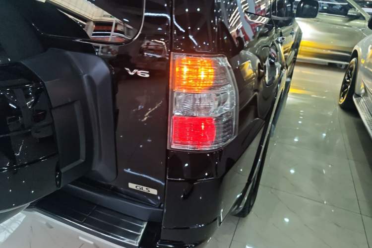 Used Mitsubishi Pajero 2014 3.0L Elite Edition
