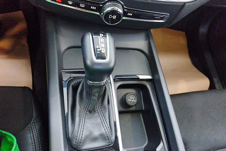 Used Volvo XC60 2018 T4 Zhiyi Edition Gear Lever