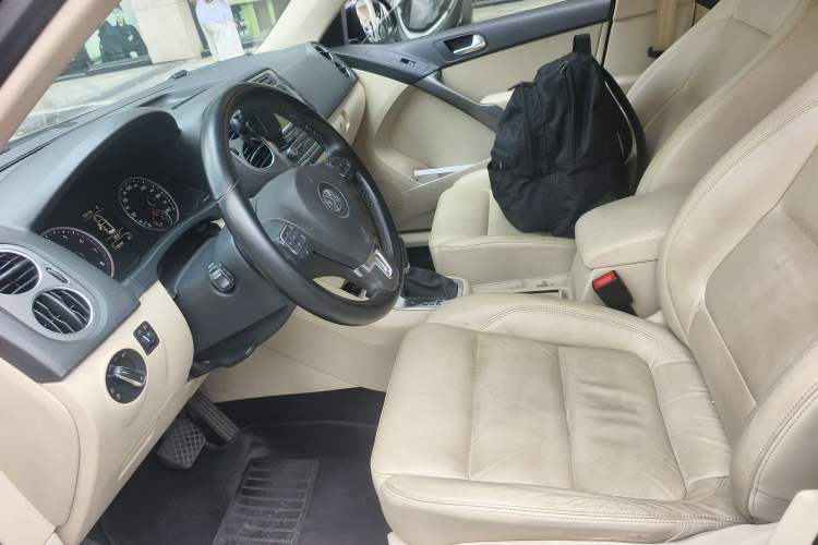 Used Volkswagen Tiguan 2010 1.8 TSI Automatic Two-Wheel Drive Trend Edition Left Front Seat