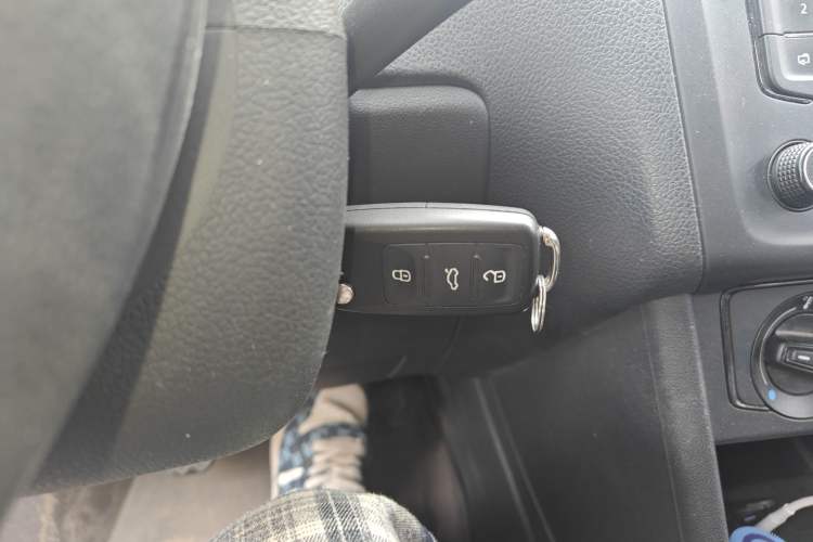 Used Volkswagen Polo 2016 1.4L Manual Fashion Model
