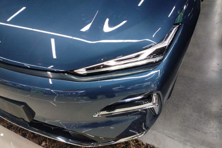 Used Geely Galaxy 8 2025 130km EM-P Starship Edition
