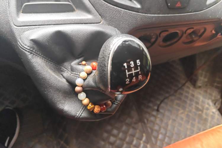 Used Ford Transit 2017 2.0T Diesel Multi-Function Commercial Vehicle Mid-Drive Mid-Roof China V Standard Gear Lever