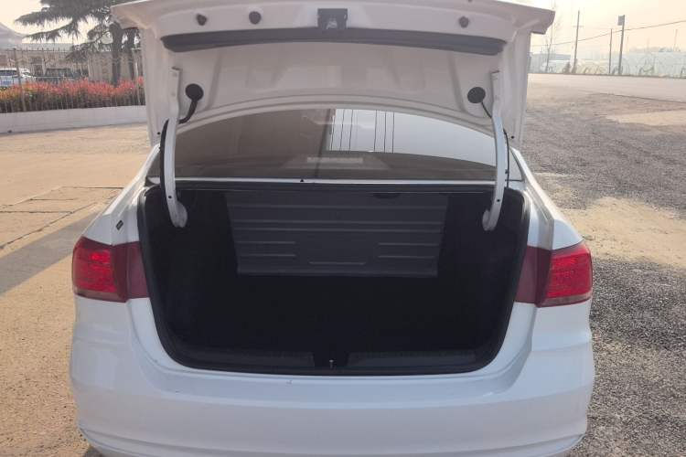Used Volkswagen Santana 2019 1.5L Manual Fashion Edition China VI Standard Trunk