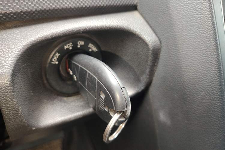 Used Dodge Journey 2011 2.7 Luxury Navigation Edition Vehicle Key