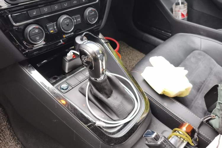 Used Volkswagen Sagitar 2018 280TSI DSG Luxury Model Gear Lever