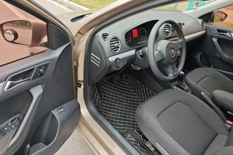 Used Volkswagen Jetta 2015 1.6L Automatic Comfort Model
