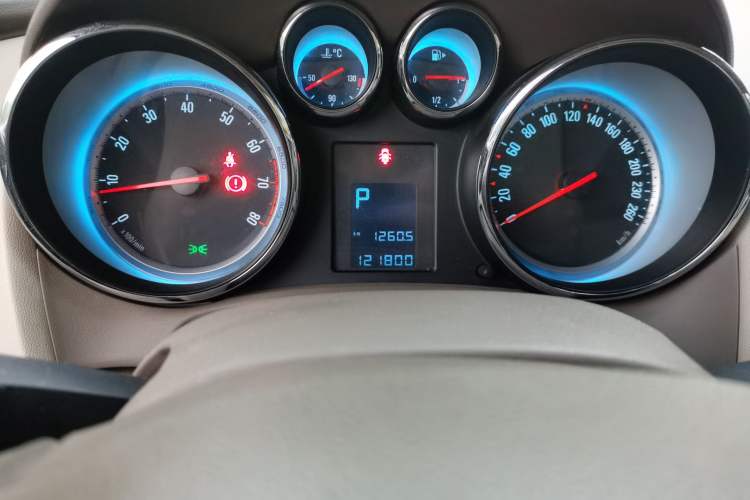 Used Buick GT 2010 GT 1.6L Automatic Fashion Edition Odometer Close Up