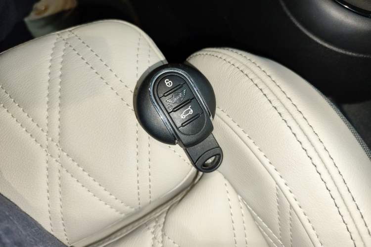 Used MINI MINI 2022 Updated 1.5T COOPER Artist