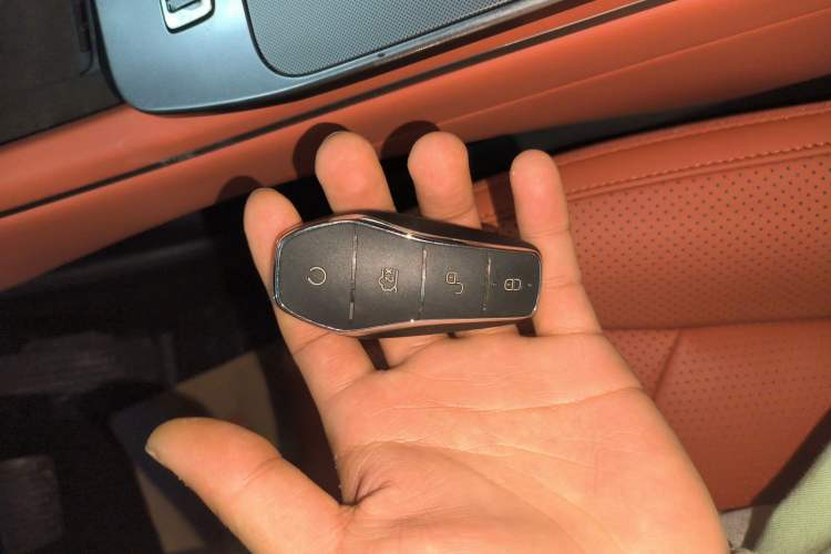 Used BYD Tang L 2025 DM 175KM Drone Player Edition