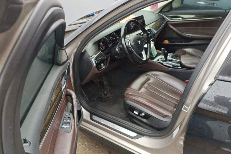 Used BMW 5 Series 2018 530Li Leading Model M Sport Package Driver Seat