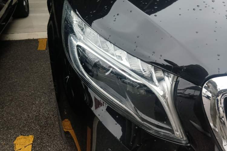 Used Mercedes-Benz Vito 2021 2.0T Elite Version 7 Seats Right Front Headlight