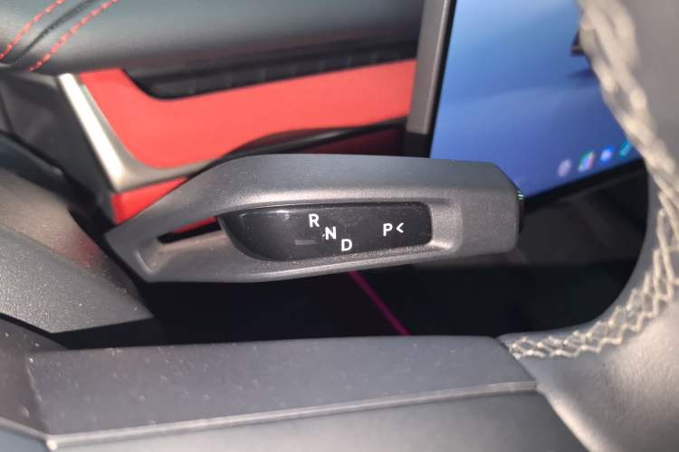 Used Xiaomi Auto SU7 2024 Four-Wheel Drive Ultra-Long Range Advanced Intelligent Driving Max Edition