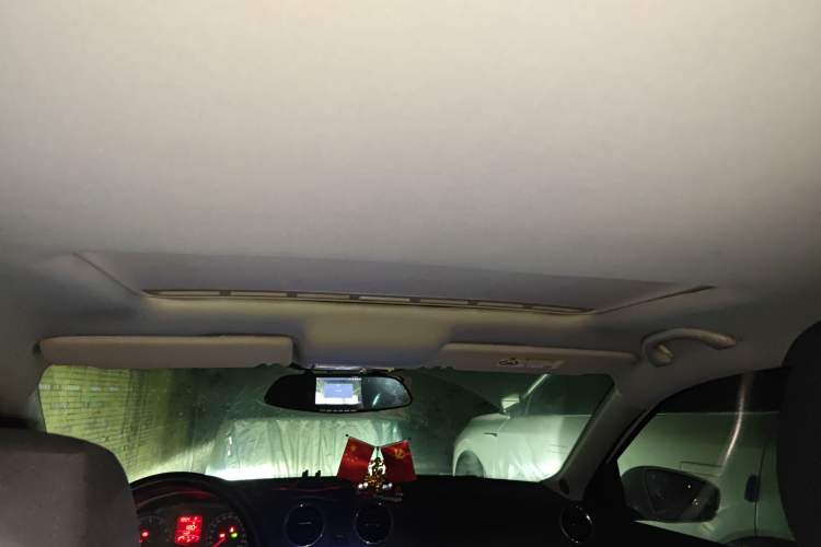 Used Volkswagen Jetta 2015 Value Edition 1.6L Automatic Comfort Version Headliner