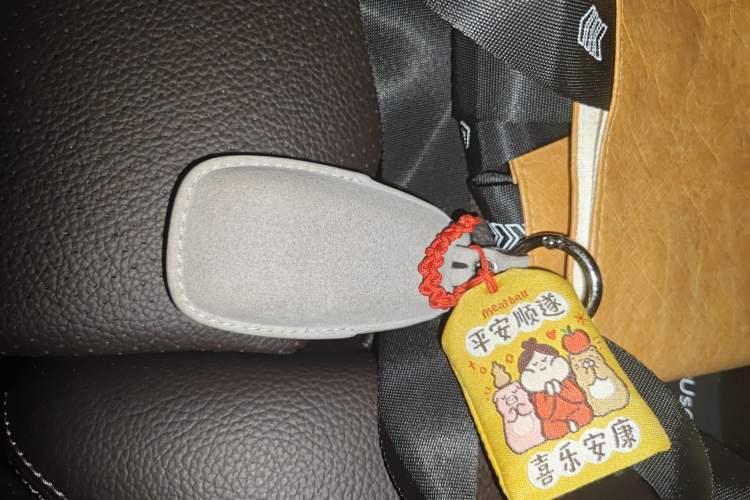 Used Mercedes-Benz GLC 2022 Second Facelift GLC 260 L 4MATIC Luxury Edition Vehicle Key