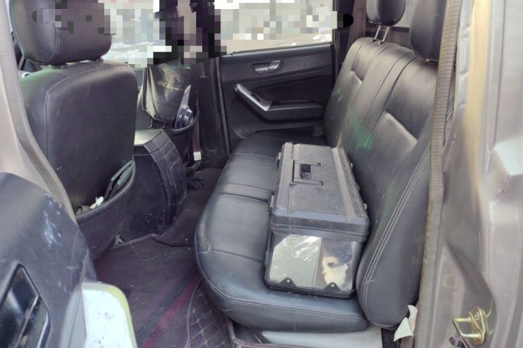 Used Foday Lion F16 2017 2.8T Diesel Two-Wheel-Drive Advanced Version China V Emission Standard Long Body 4B28V16 Left Rear Seat