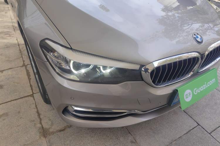 Used BMW 5 Series 2018 Revised Version 530Li Leading Edition Luxury Package Right Front Headlight