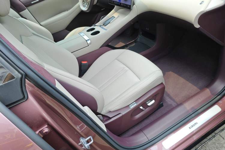 Used Xiaomi Auto YU7 2025 Ultra-Long Range High-Performance All-Wheel-Drive Max Edition Right Front Seat