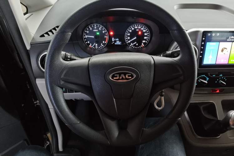 Used JAC Refine M3 2025 PLUS 1.8L Manual Classic Edition 7 Seats