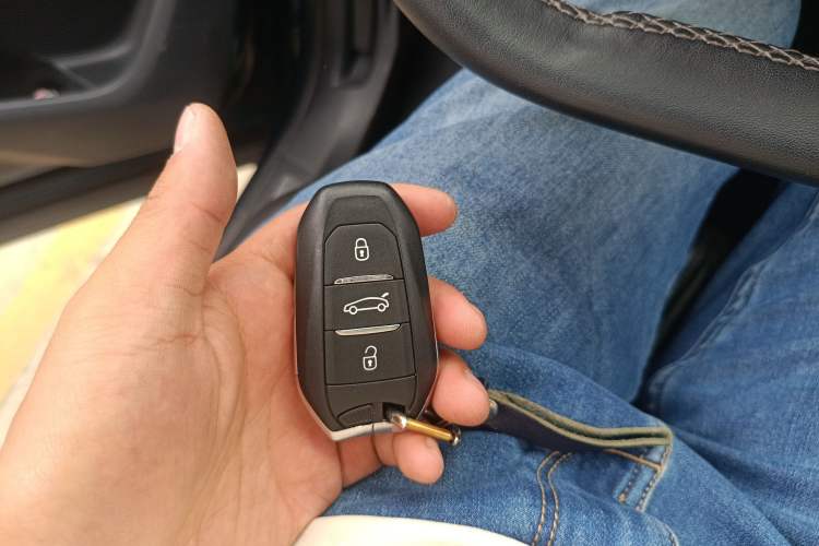 Used Peugeot 5008 2017 380THP 7-Seater Luxury Edition