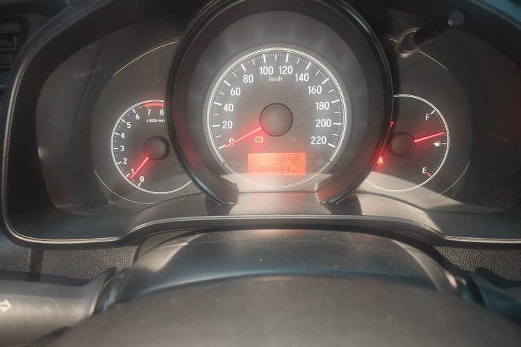 Used Honda Fit 2018 1.5L Manual Comfort Version Odometer Close Up