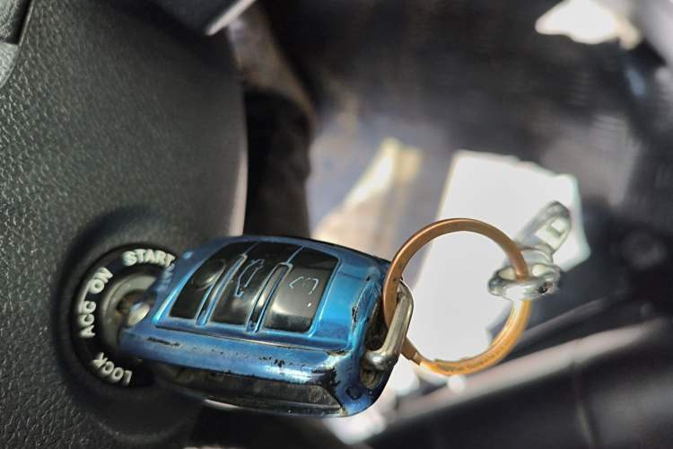 Used JAC Refine M4 2021 2.0L Manual Comfort Edition