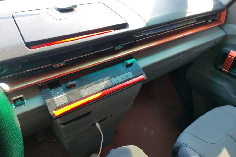 Used Farizon Super VAN 2024 Zhifu Edition Mid-axle Low-Roof 83 kWh
