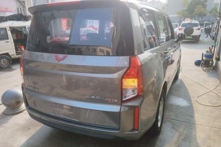 Used Wuling Hongguang PLUS 2019 1.5T Manual Standard Edition 5 Seats
