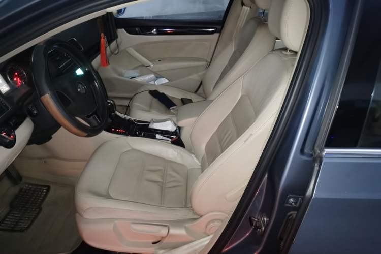 Used Volkswagen Passat 2011 1.8 TSI DSG Prestige Edition Left Front Seat