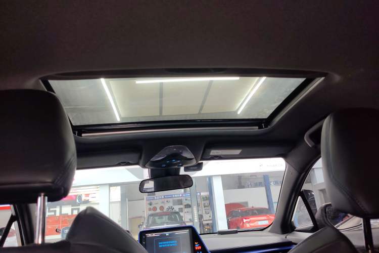 Used Toyota C-HR 2020 2.0L Luxury Edition
