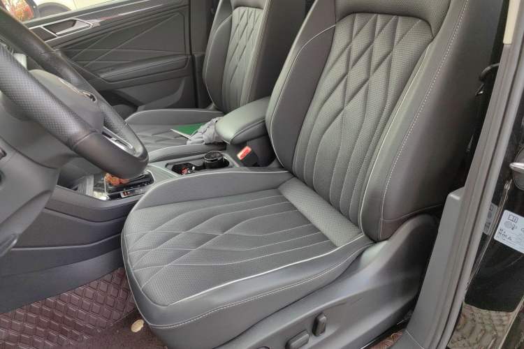 Used Volkswagen Tiguan L 2022 330TSI Automatic Two-Wheel Drive R-Line Enhanced Edition
